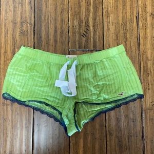 🌜🌜 Women’s Hollister Green Sleep Shorts 🌛🌛